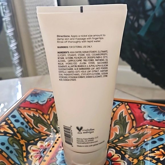 Face Reality Barrier Balance Creamy Cleanser 180 ml - Picture 4 of 4